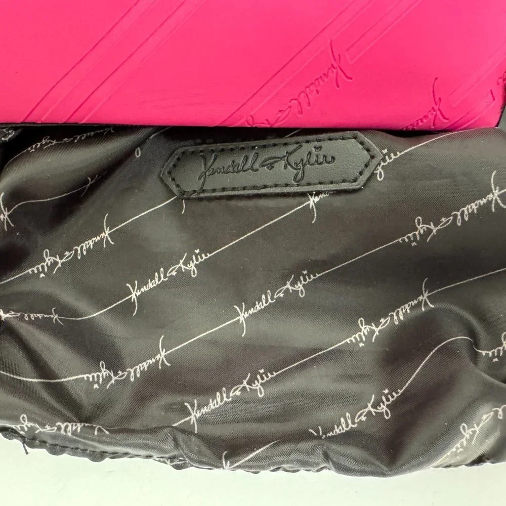 NWOT Kendall & Kylie Pink Cosmetic bag Beauty bag  Makeup Stylish Waterproof